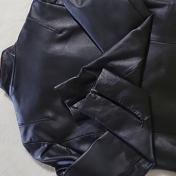 🌸 VINTAGE GENUINE LEATHER JACKET🌸 - Picture 8 of 16